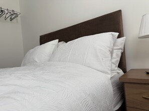 3 bedrooms, iron/ironing board, WiFi, bed sheets - Urban Calm – Spacious 3-Bed Home with Free Parking
• Self Check-In (Rawmarsh)