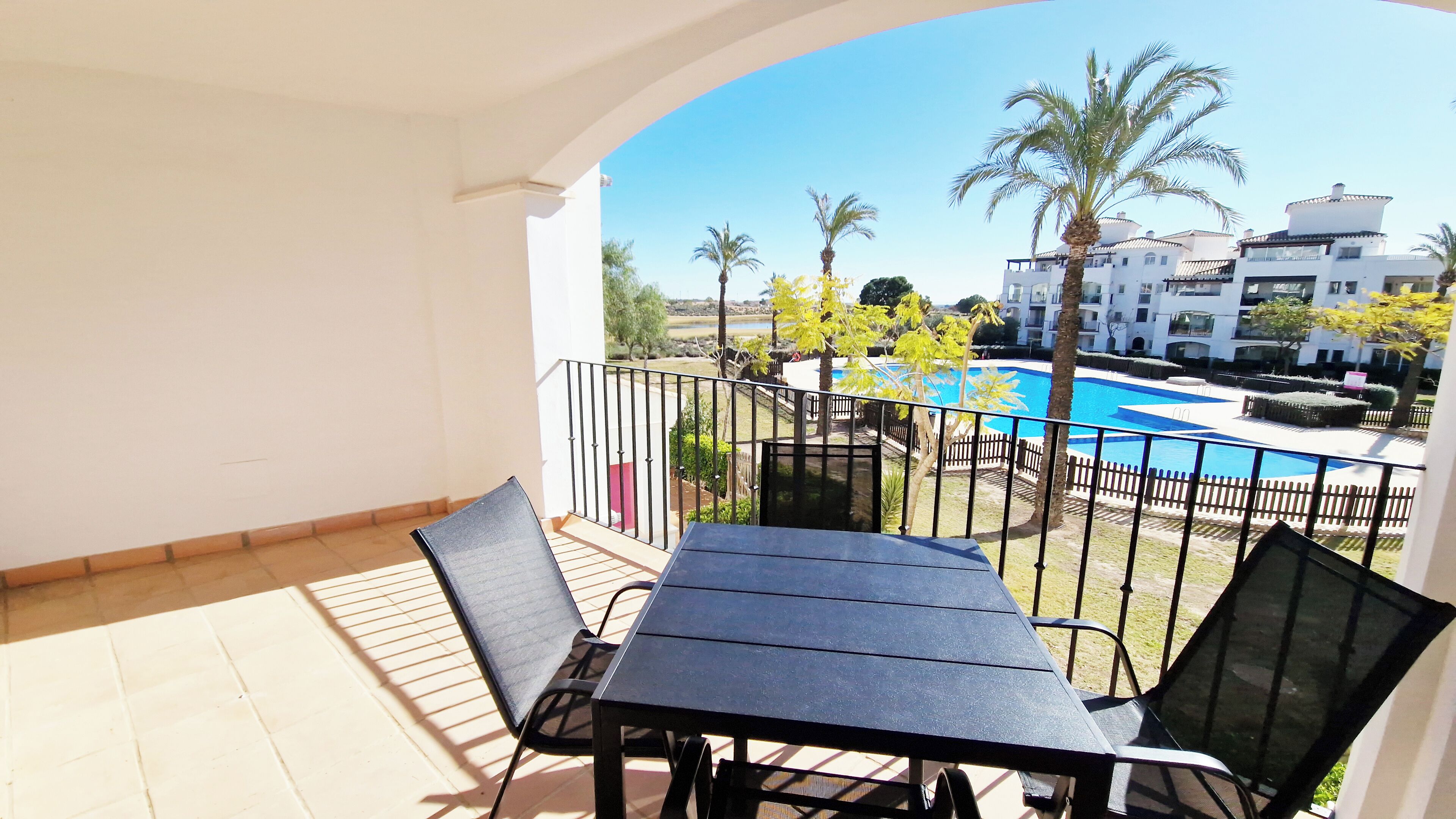 Căn hộ, 2 phòng ngủ, ban công, quang cảnh vườn | Ban công