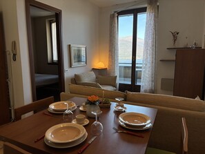 Dining - Graziella 1 apartment with lake view (Germignaga)