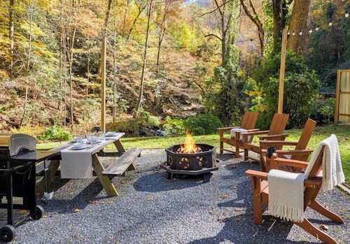 3BR House with BBQ & Fire pit, Bryson City