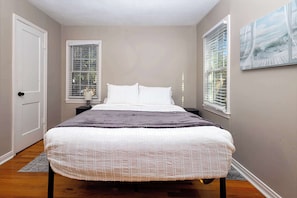 4 quartos, ferros/tábuas de passar roupa, Wi-Fi, roupa de cama