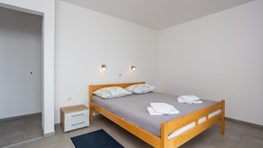 3 bedrooms, free WiFi, bed sheets - Sea View Vrh by Villas Guide (Senj)