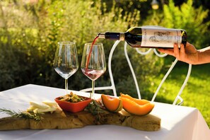 تناول الطعام بالخارج