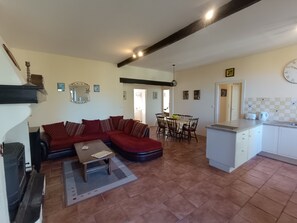 Living area - Wine Domaine with 4 gites and large private pool, games barn & petanque court (Douzens)