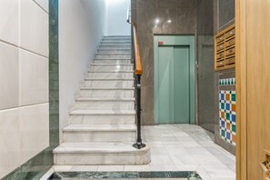Interior - Apartment 'Abenhamar' with Wi-Fi and Air Conditioning (Granada)