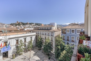 Exterior - Apartment 'Ático Centro Vistas Alhambra' with Balcony, Wi-Fi and Air Conditioning (Granada)