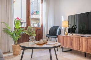 TV - Apartment 'Calle San Isidro, 59' with Balcony, Wi-Fi and Air Conditioning (Granada)