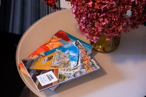 Appartamento, vista città | Biancheria da letto di alta qualità, copriletto in piuma