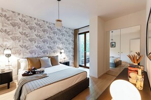 Apartment, Lake View