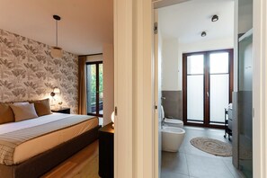 Premium bedding, down comforters, iron/ironing board, cribs/infant beds - Bel Fioeu (Menaggio)