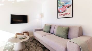 Apartment, Lake View | Peralatan tempat tidur premium, gebar bulu kapas