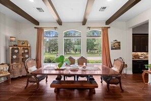 تناول الطعام