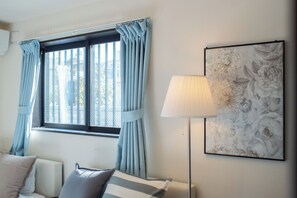 Interior - Tokyo Skytree 101 Elegance Blue Twin w Bath & WC (Sumida City)