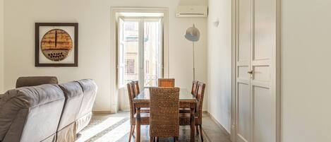 Apartment, 3 Schlafzimmer | Wohnbereich