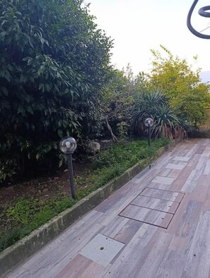 Property grounds - Altea: cozy apartment for 2 in the center, with garden, close to the beach (Dervio)