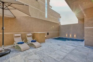Pool - The Pender LUX HUB - 4BR villa with Pool, WIFI&AC (St. Julian`s)