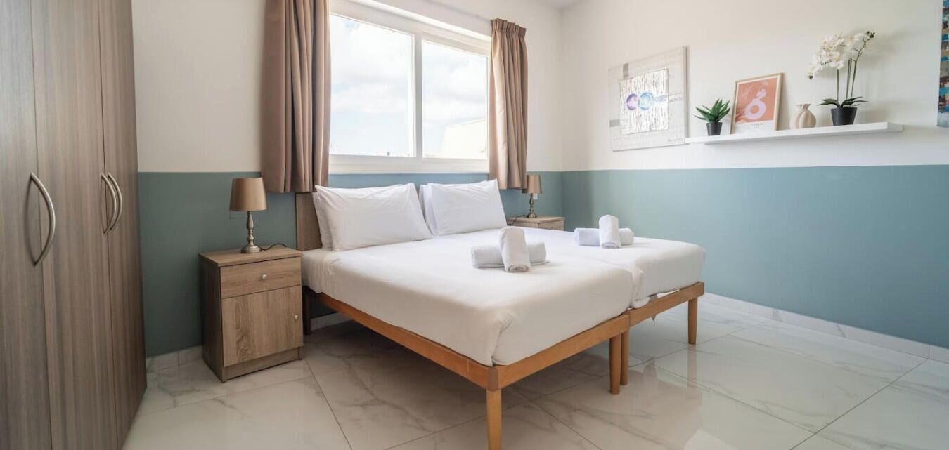 2 bedrooms, desk, iron/ironing board, travel cot
