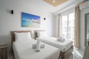 1 bedroom, iron/ironing board, travel cot, WiFi - A lovely 1BR seafront apartment with strong WIFI ! (St. Paul`s Bay)