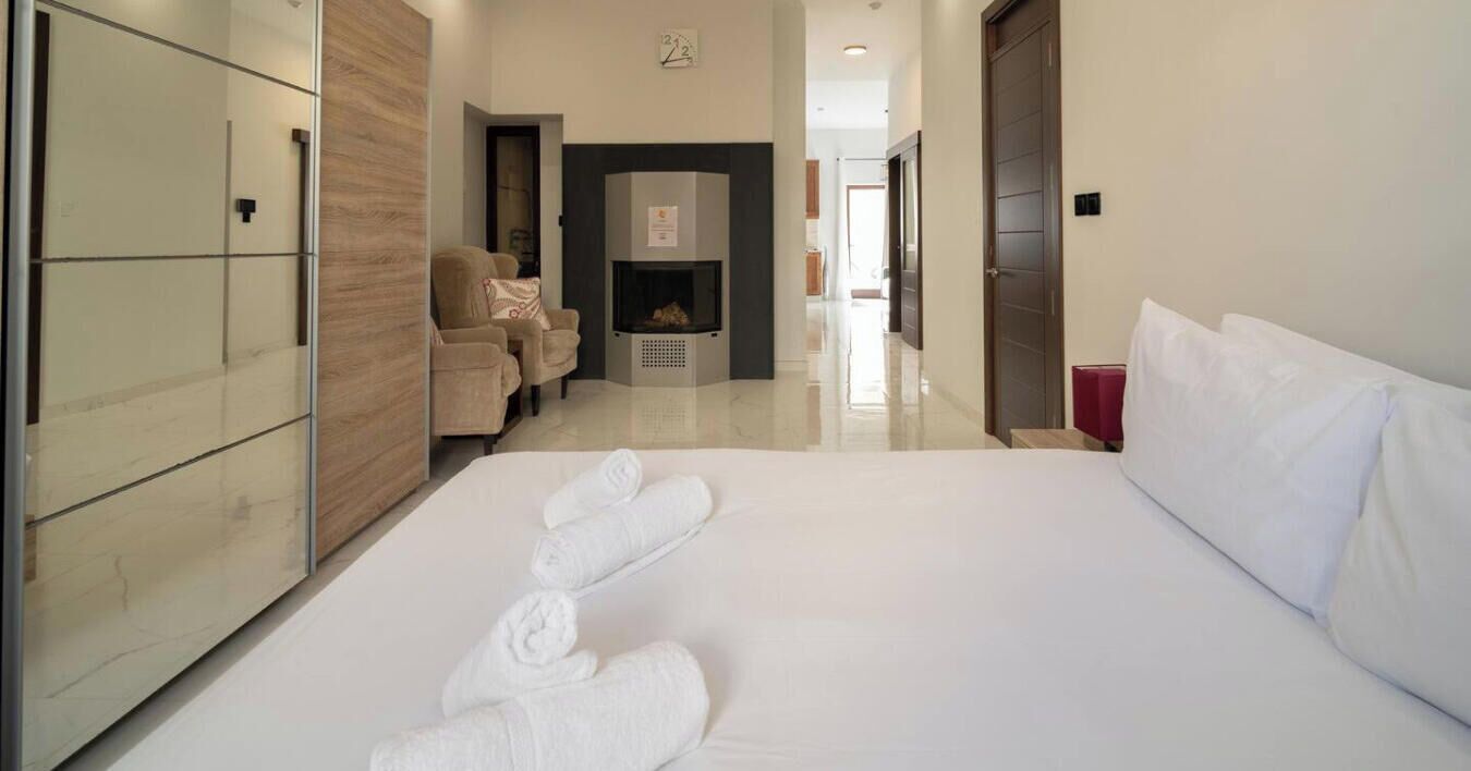 1 chambre, bureau, fer et planche à repasser, Wi-Fi