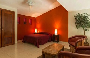 2 slaapkamers, een strijkplank/strijkijzer, wifi, beddengoed