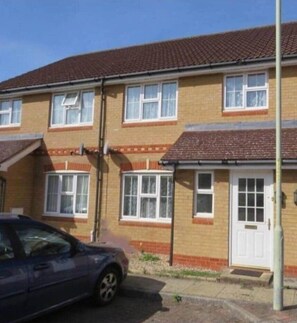 Exterior - Ashford Work Stay • Parking & M20 Nearby (Ashford)
