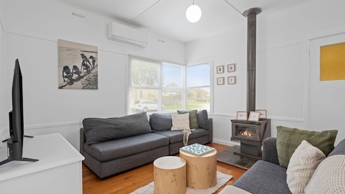 Seascape on Cairnes – Family & Pet-Friendly Coastal Escape