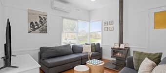 Seascape on Cairnes – Family & Pet-Friendly Coastal Escape