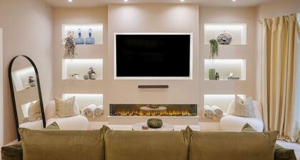 Beautiful Fulham Townhouse with a bar & pool table