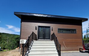 Exterior - Relaxation & Comfort | Chalet Sault à la Puce (Château-Richer)