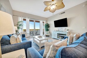 TV - 5th Floor Waterview Condo & 27 Foot Balcony! (Clearwater)