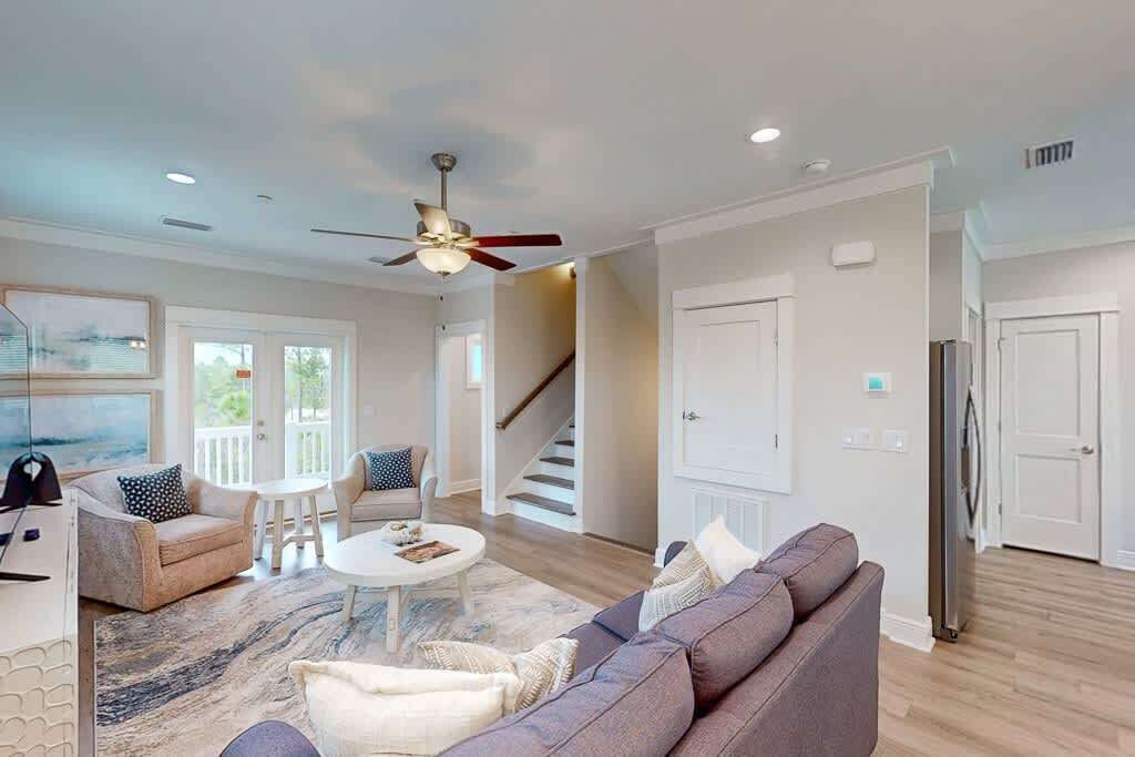 Pet Friendly Beach Home Near Beach Sleeps 10 Pool - オレンジ・ビーチ, AL