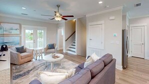 Living area - Pet Friendly Beach Home Near Beach Sleeps 10 Pool (Orange Beach)