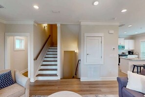 Interior - Pet Friendly Beach Home Near Beach Sleeps 10 Pool (Orange Beach)