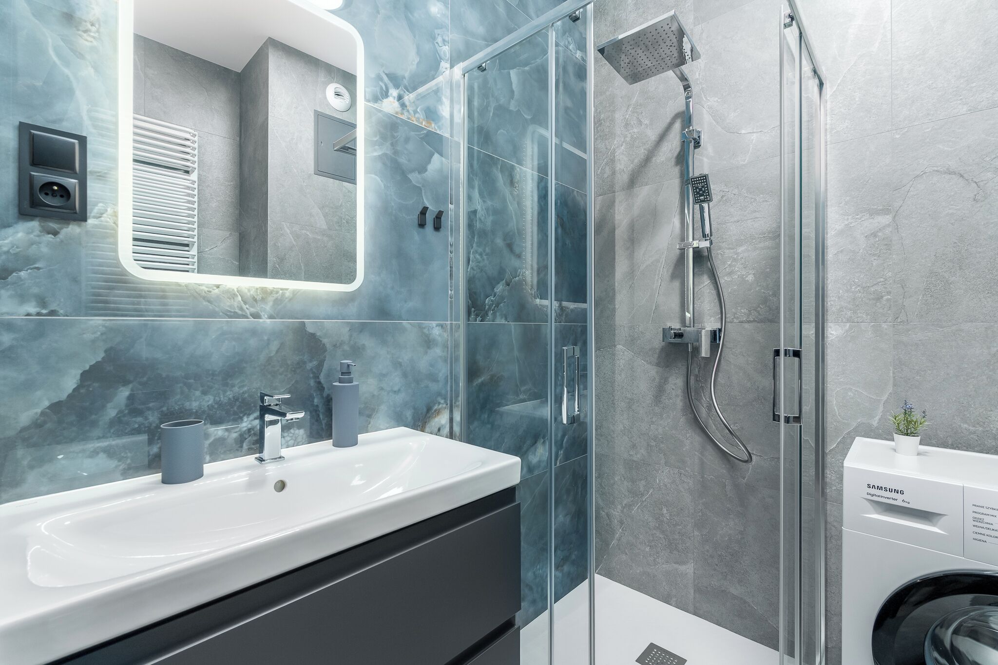 Classic Studio Suite, Balcony | Bathroom