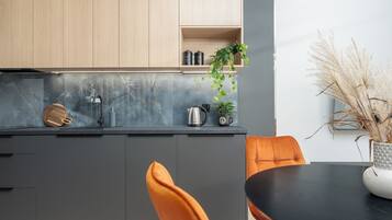 Classic Studio Suite, Balcony | Iron/ironing board, cribs/infant beds, free WiFi, bed sheets