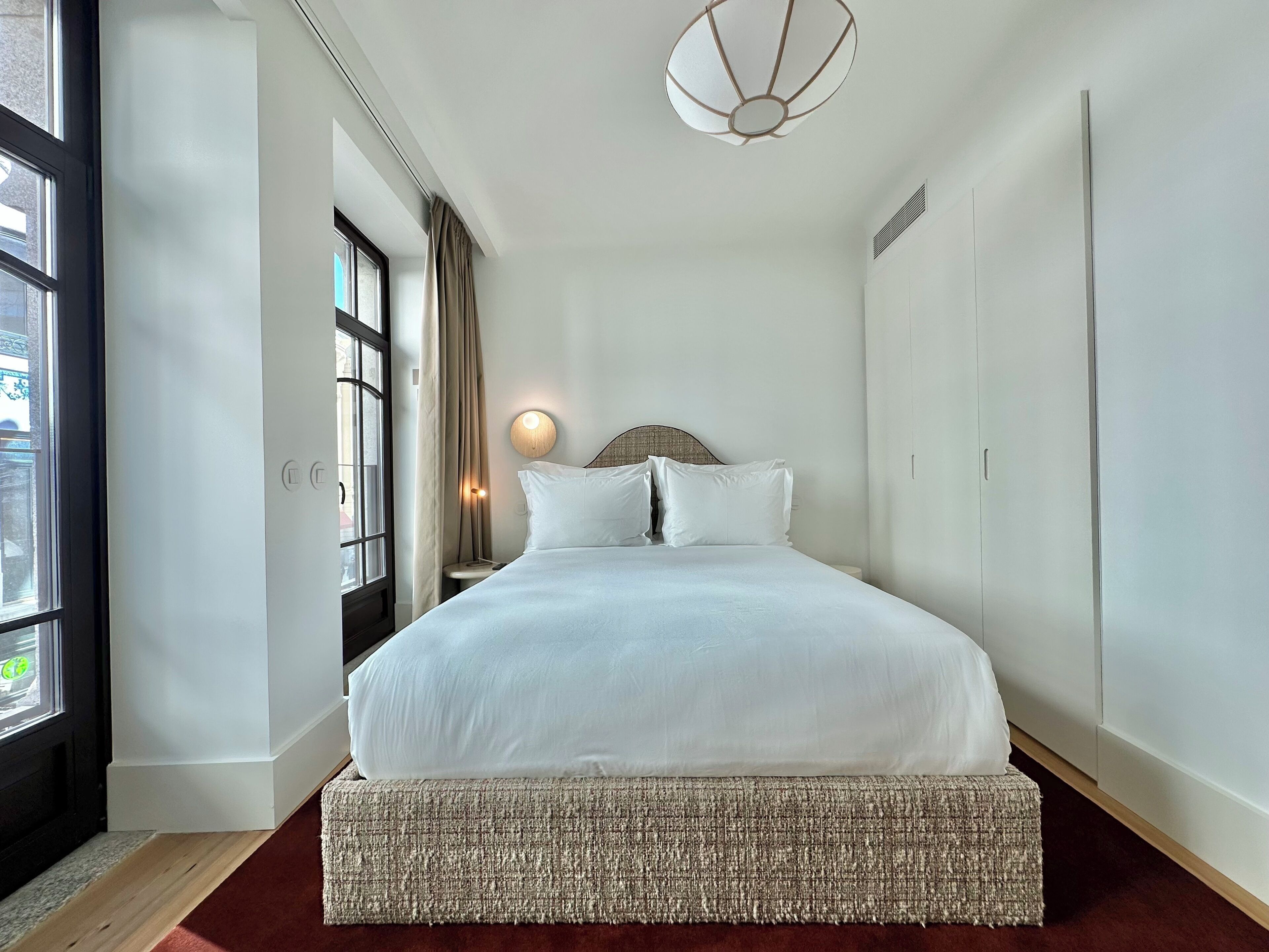 Luxury Apartment, 3 Bedrooms, City View | Soundproofing, iron/ironing board, free WiFi