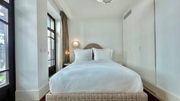 Luxury Apartment, 3 Bedrooms, City View | Soundproofing, iron/ironing board, free WiFi