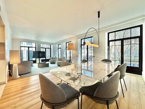 Căn hộ Cao cấp, 3 phòng ngủ, quang cảnh thành phố | Khu phòng khách