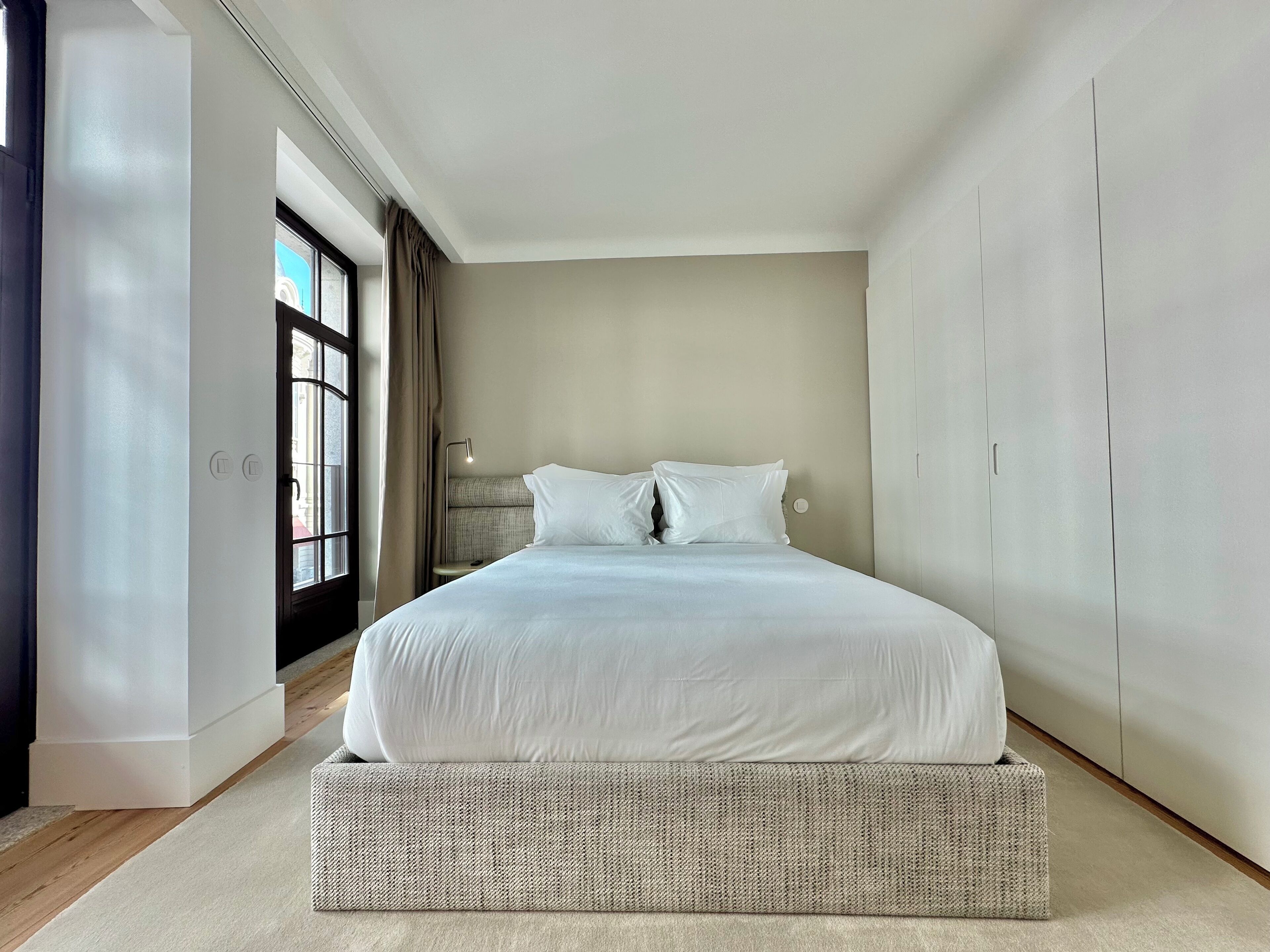 Luxury Apartment, 3 Bedrooms, City View | Soundproofing, iron/ironing board, free WiFi