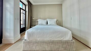 Luxury Apartment, 3 Bedrooms, City View | Soundproofing, iron/ironing board, free WiFi