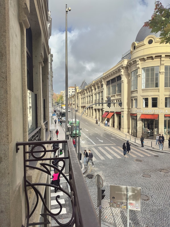 Căn hộ Cao cấp, 3 phòng ngủ, quang cảnh thành phố | Ban công