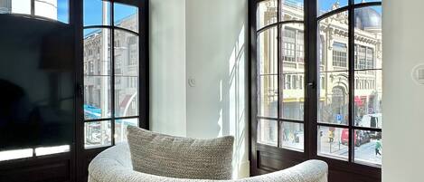 Appartement luxueux, 3 chambres, vue sur la ville | Aire de séjour