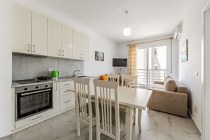 House, Smoking | Living area - Beachside Comfort in Orikum (Orikum)