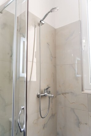 House, Smoking | Bathroom - Beachside Comfort in Orikum (Orikum)