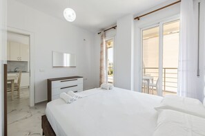 House, Smoking - Beachside Comfort in Orikum (Orikum)