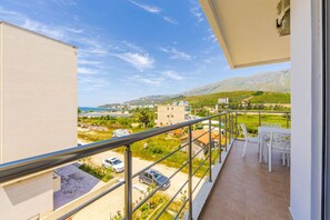 House, Smoking | Veranda - Beachside Comfort in Orikum (Orikum)