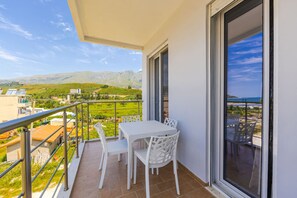 House, Smoking | Veranda - Beachside Comfort in Orikum (Orikum)