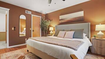 4 bedrooms, desk, iron/ironing board, travel crib