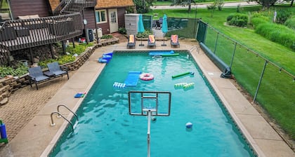 Private Pool - Hot Tub - Game Room - 20 min DT
