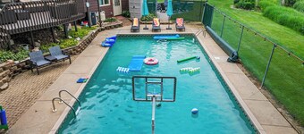 Private Pool - Hot Tub - Game Room - 20 min DT
